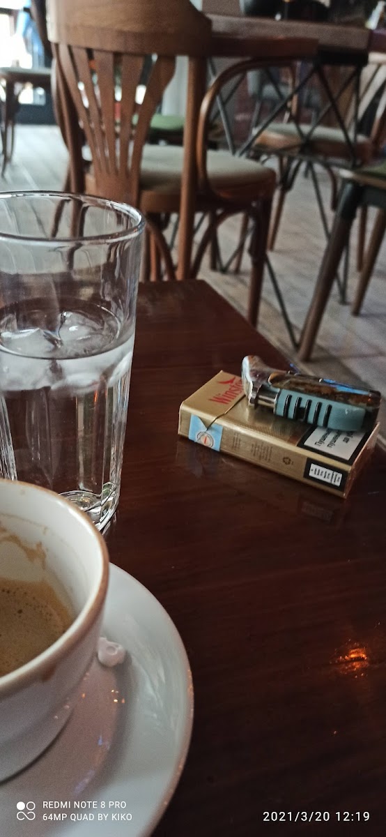 Balloon Caffe & Bar - 5