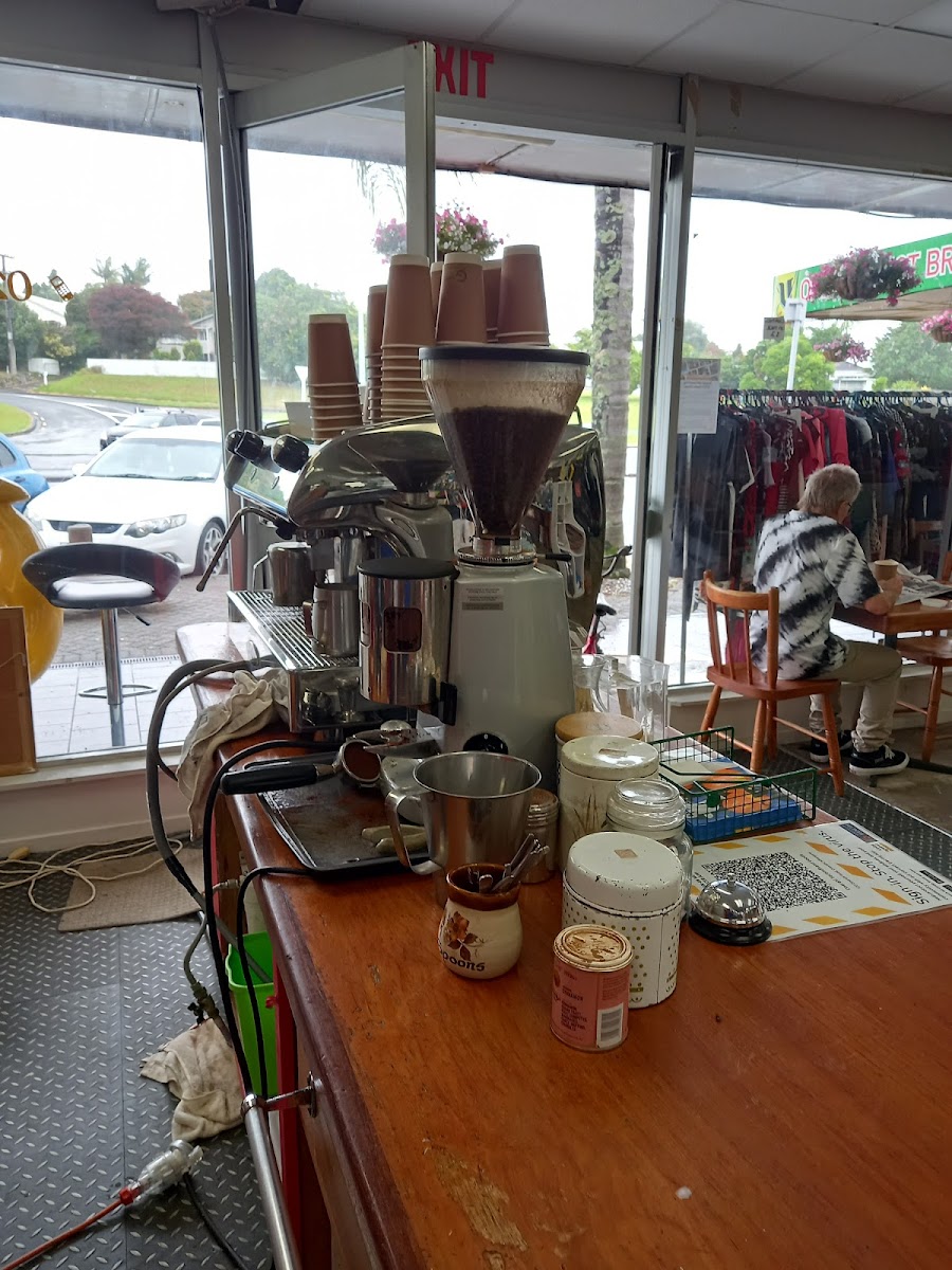 Onerahi Secondhand Goods and Cafe - 2