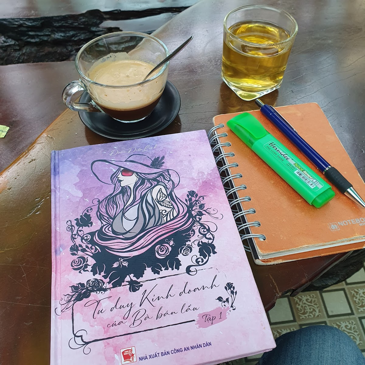 Cà phê Le'o Hoa Lan - 9