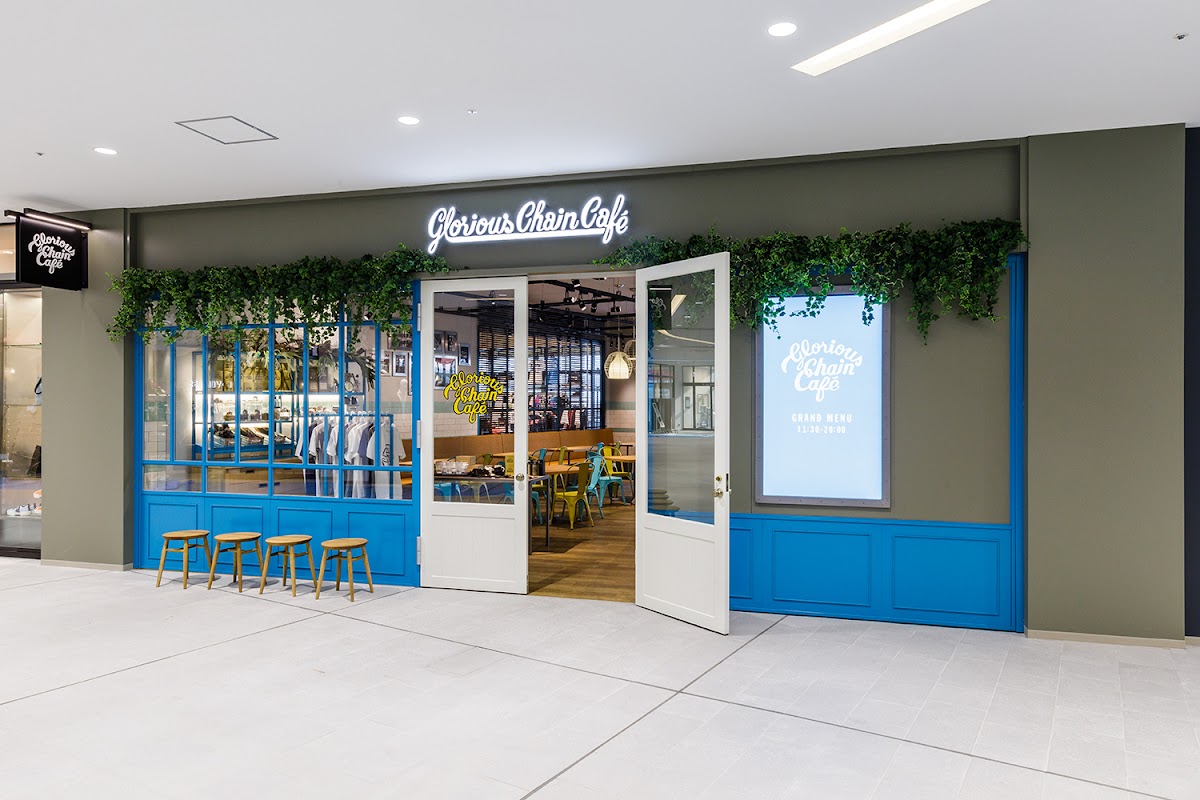 Glorious Chain Café Yokohama