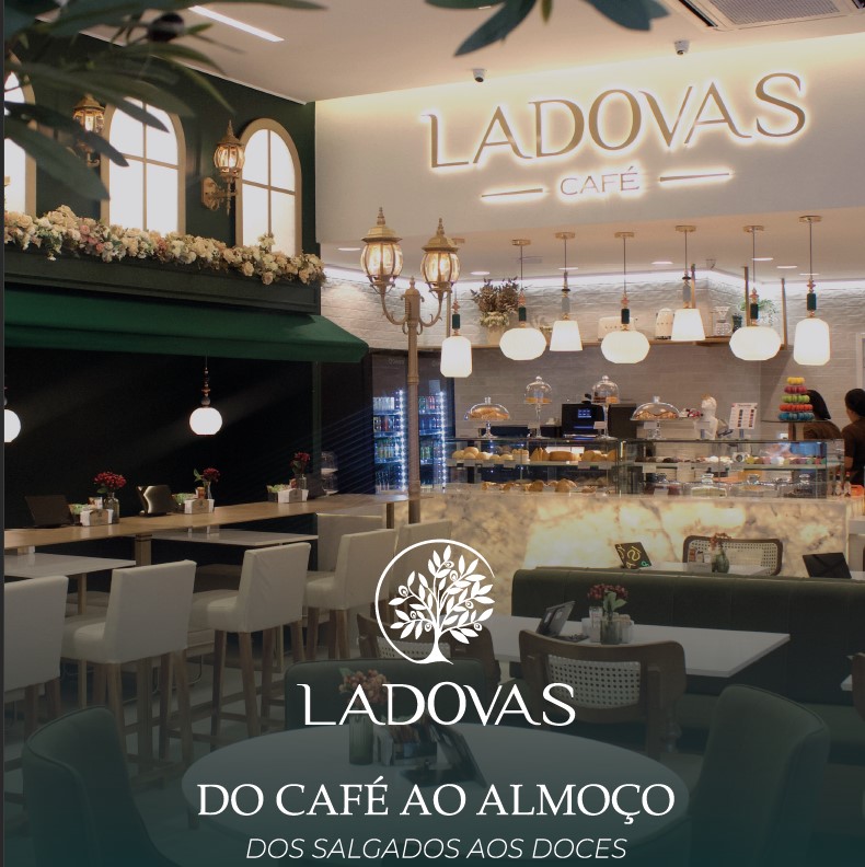 LaDovas Café