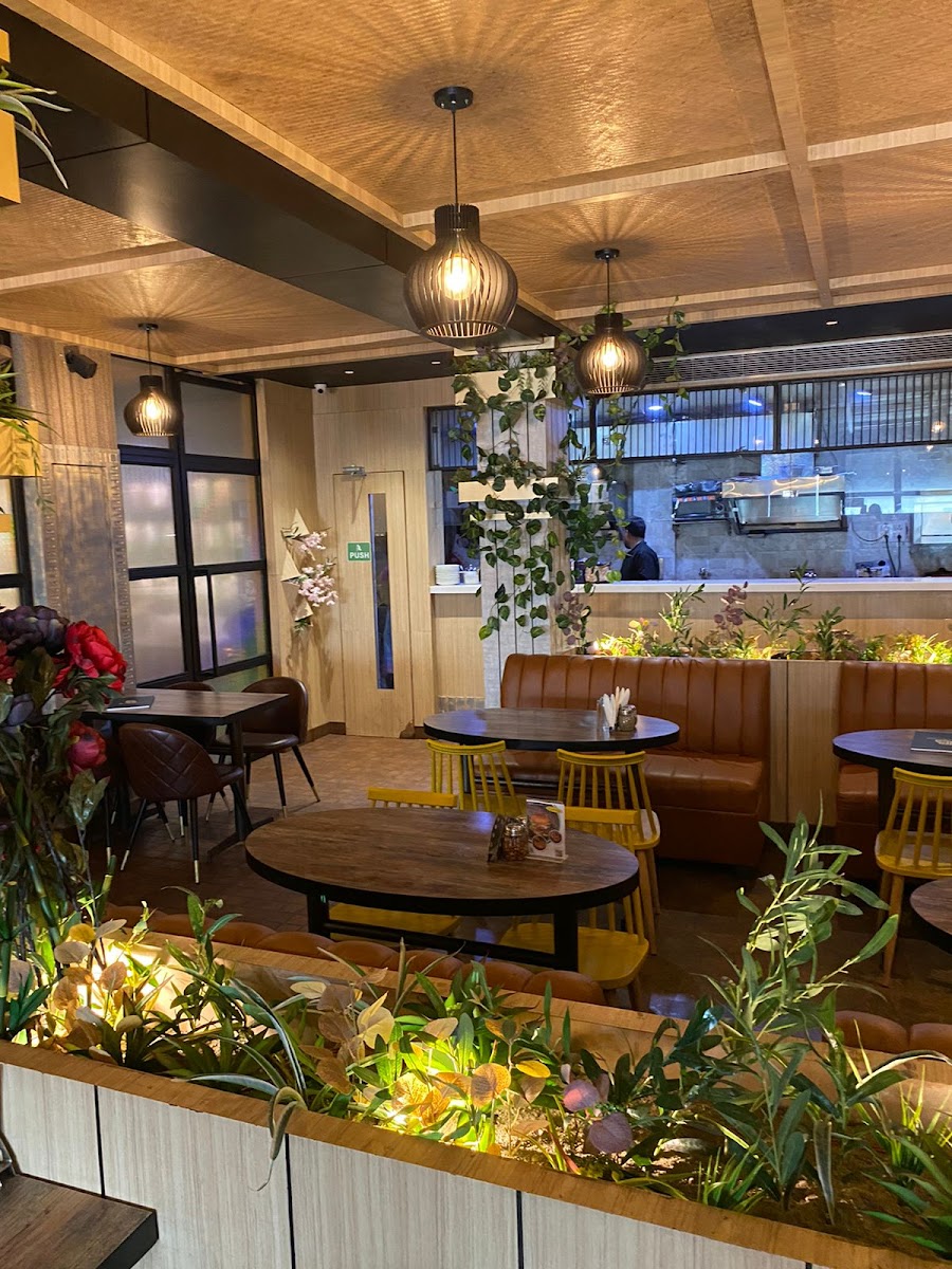 Buzzfood Diner's Cafe - 4