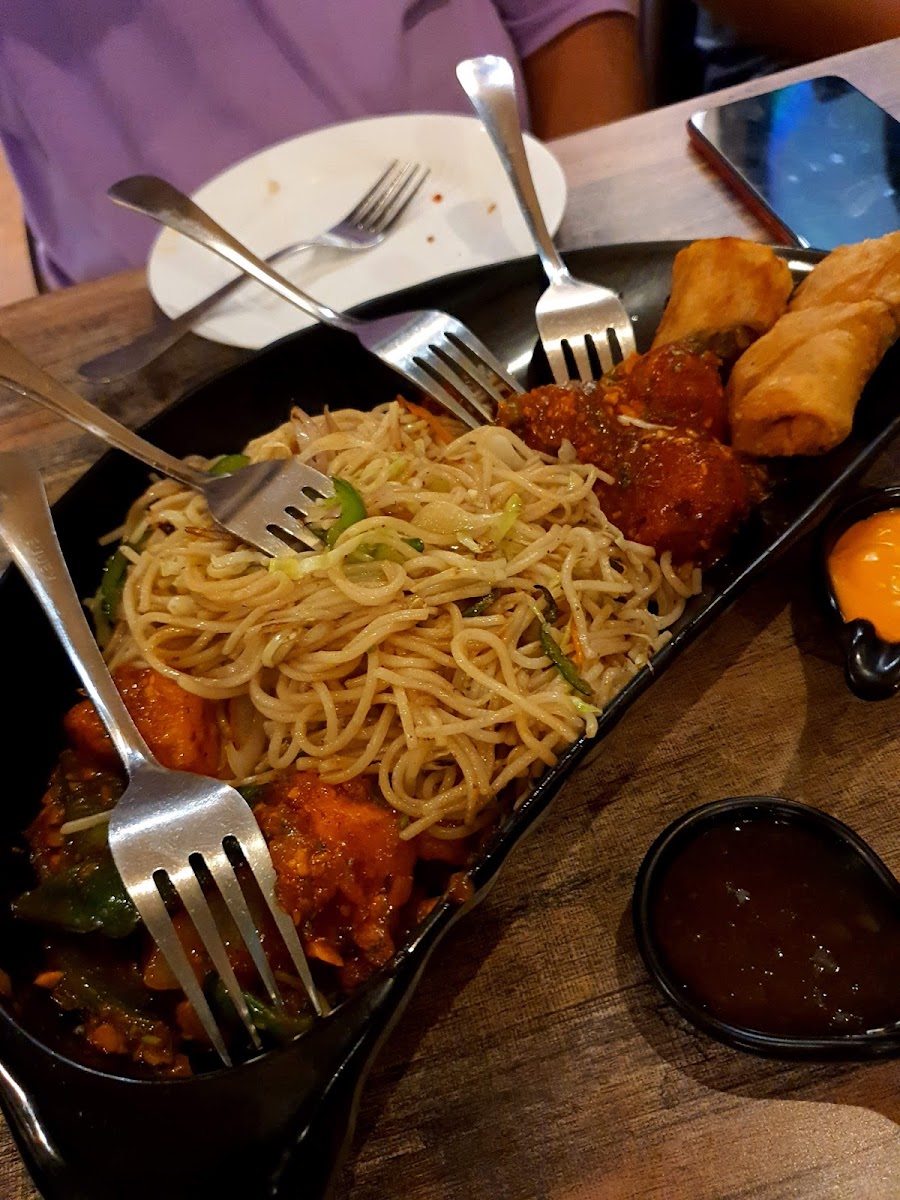 Buzzfood Diner's Cafe - 8