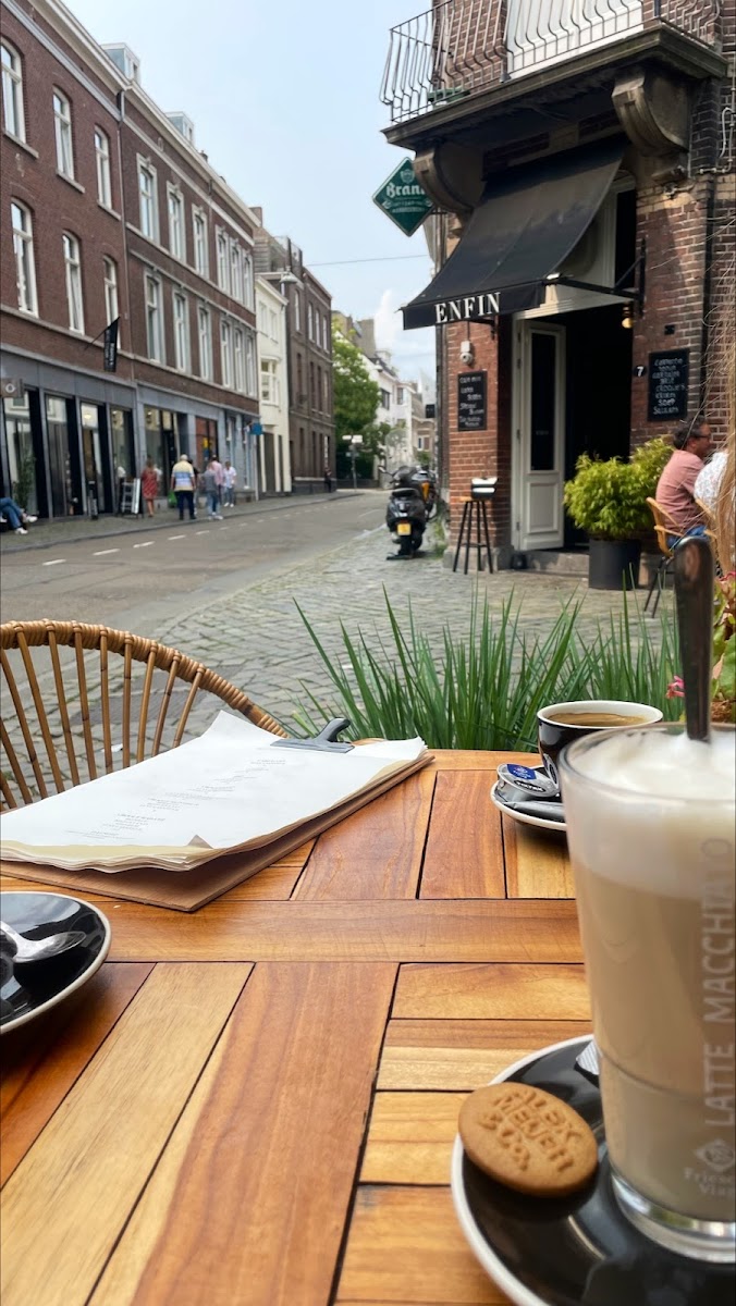 Cafe Enfin - 4