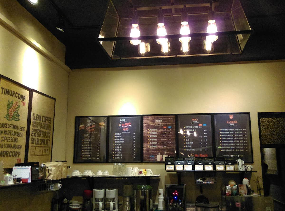 Luoke Xiansheng Cafe - 9