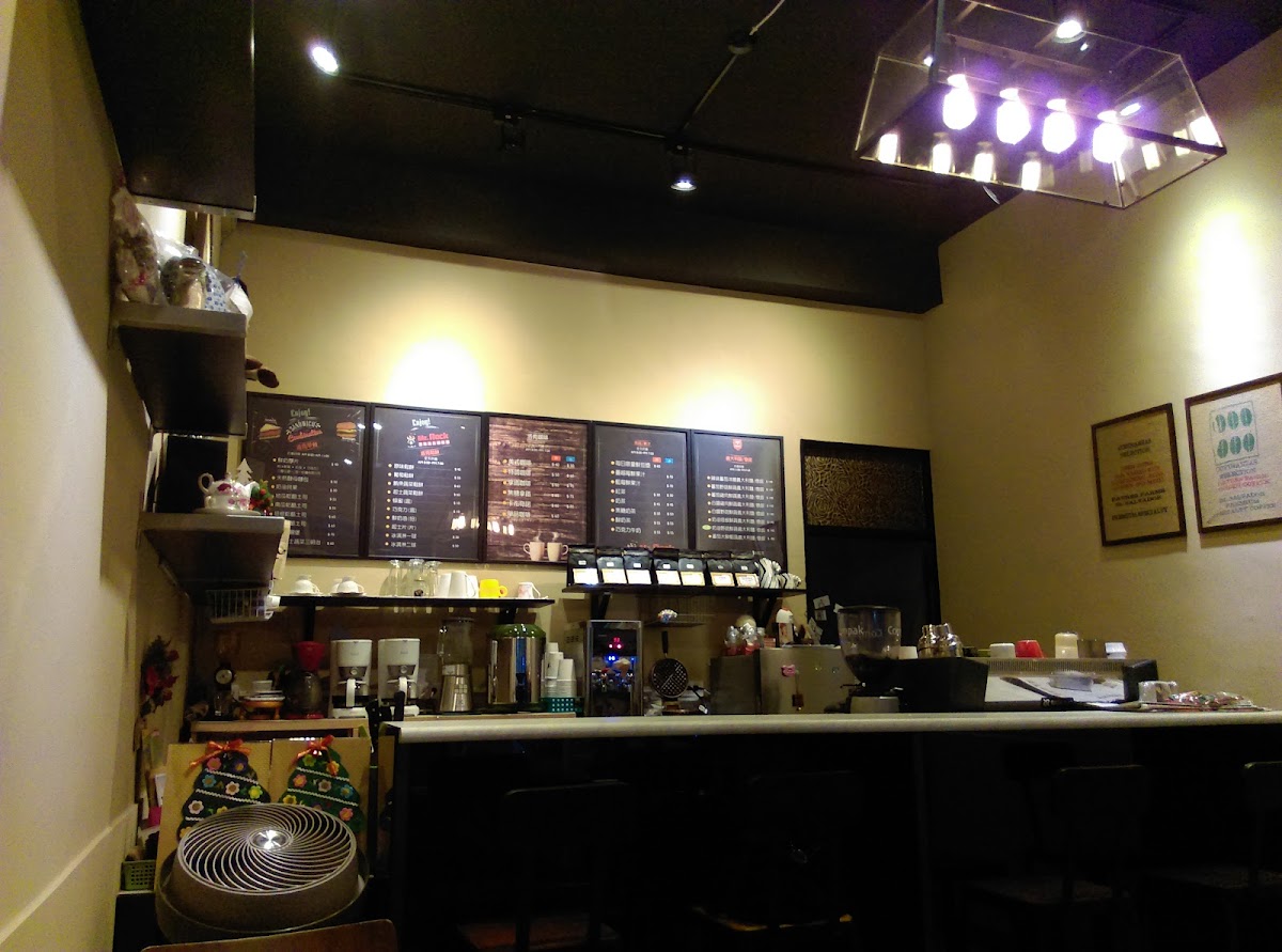 Luoke Xiansheng Cafe - 4