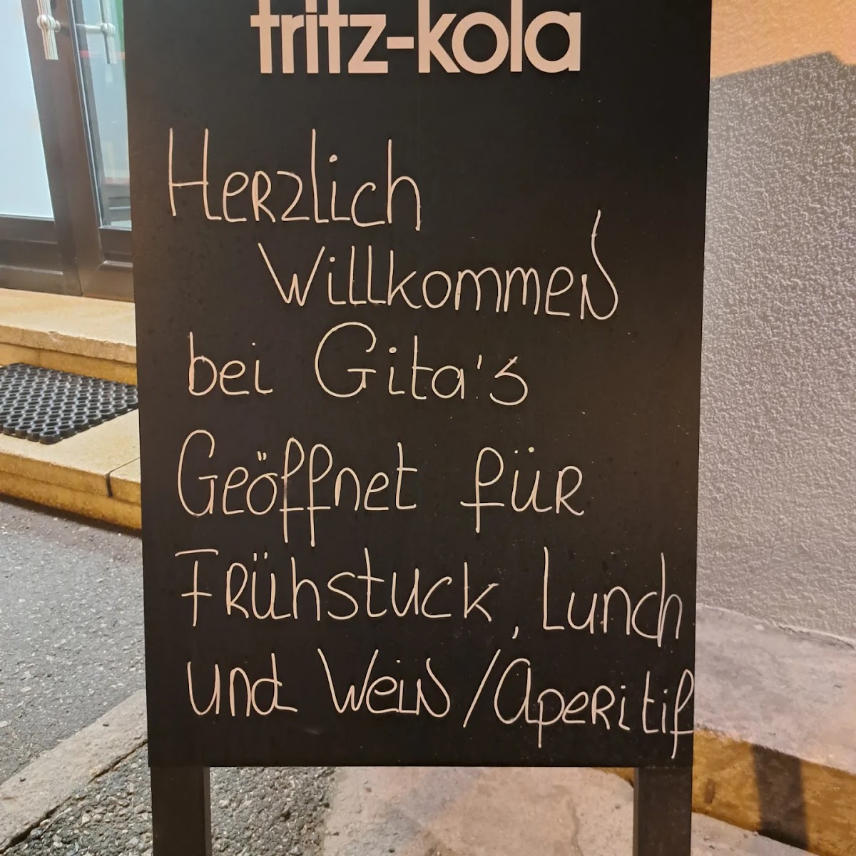 Gita's Kaffee - Brot - Wein - 5