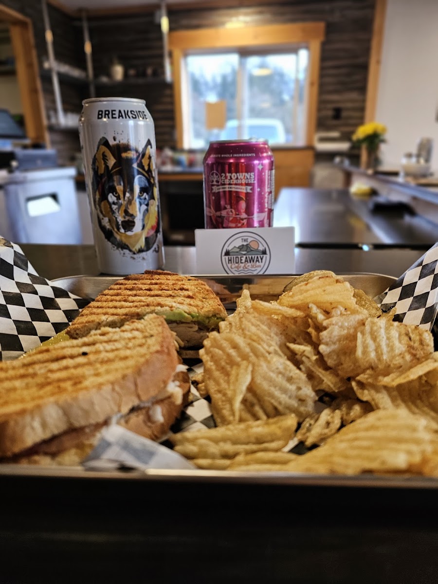 The Hideaway Cafe & Bar - 7