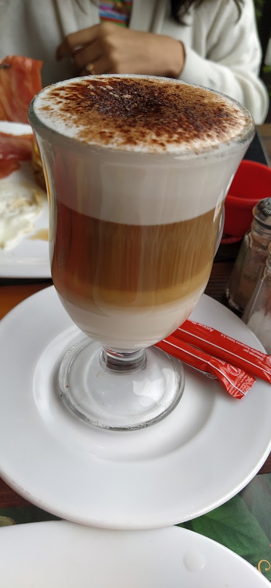 Bombons Coffee Shop - Clinica Kennedy Policentro - 6