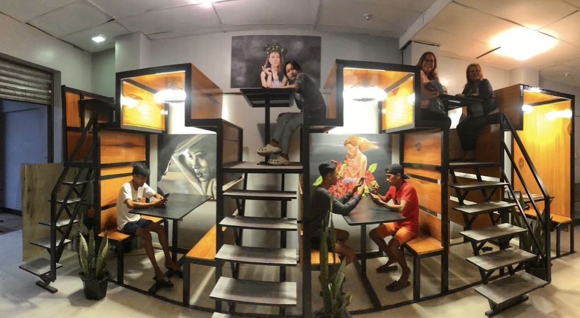 A-Delpha's Burger And Cafe