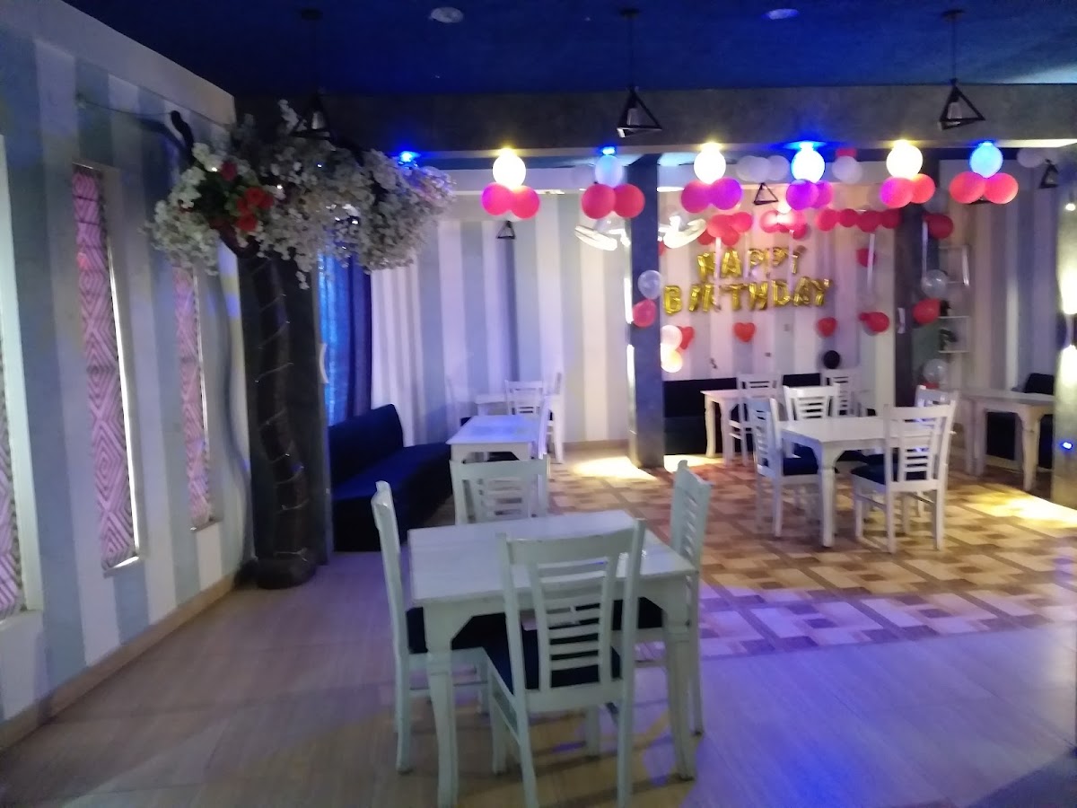 Flow Cafe and Restro