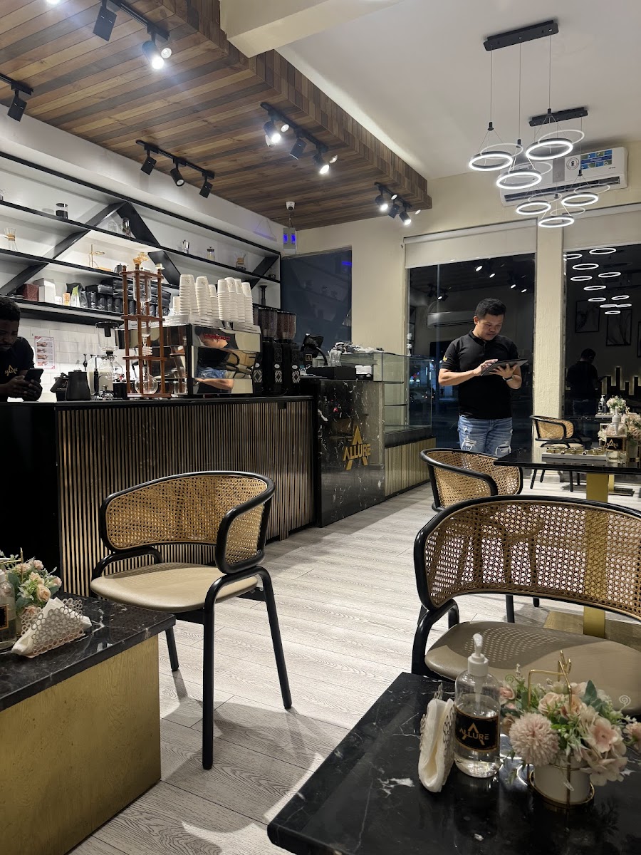 Allure Cafe - 6