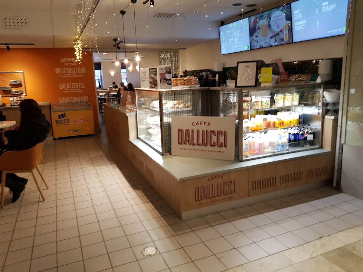 Cafe Dallucci