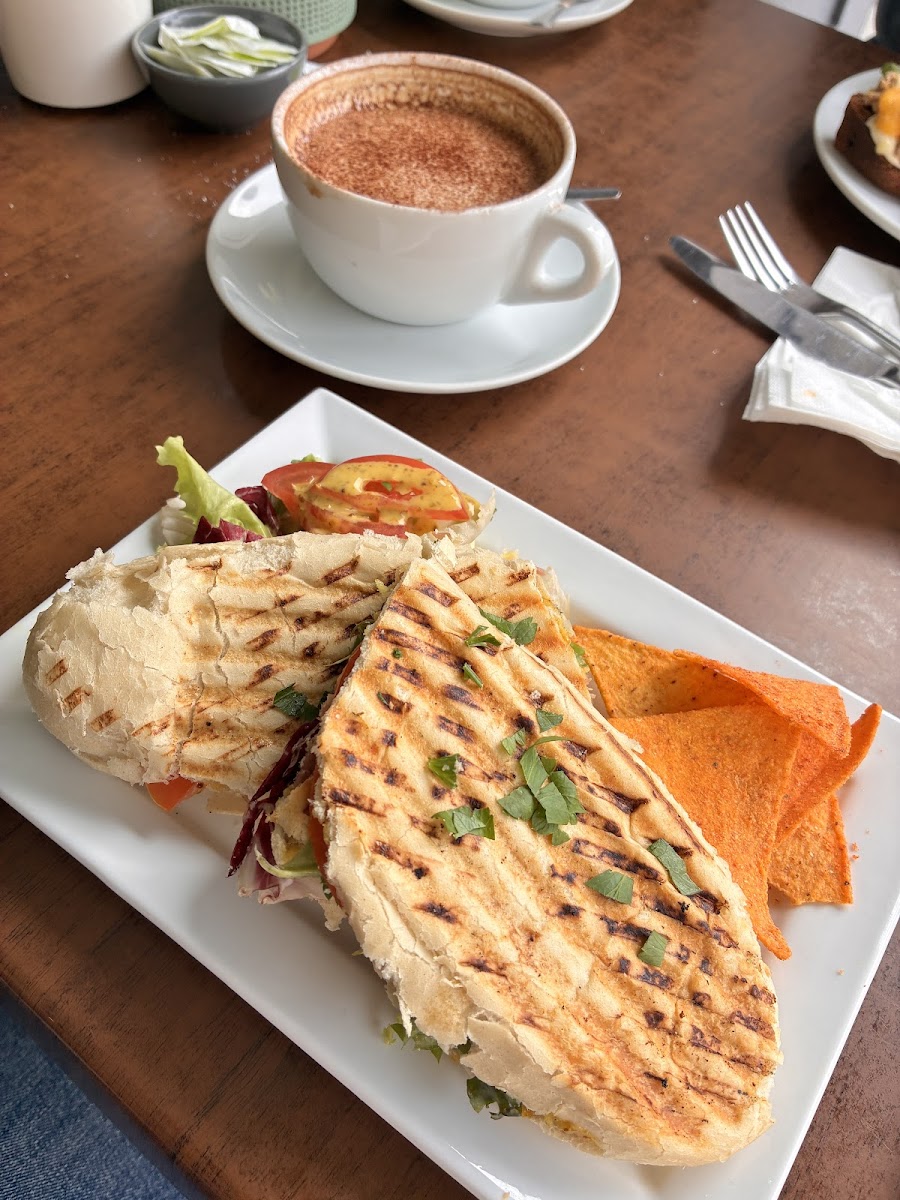 Applebettys Cafe - 2