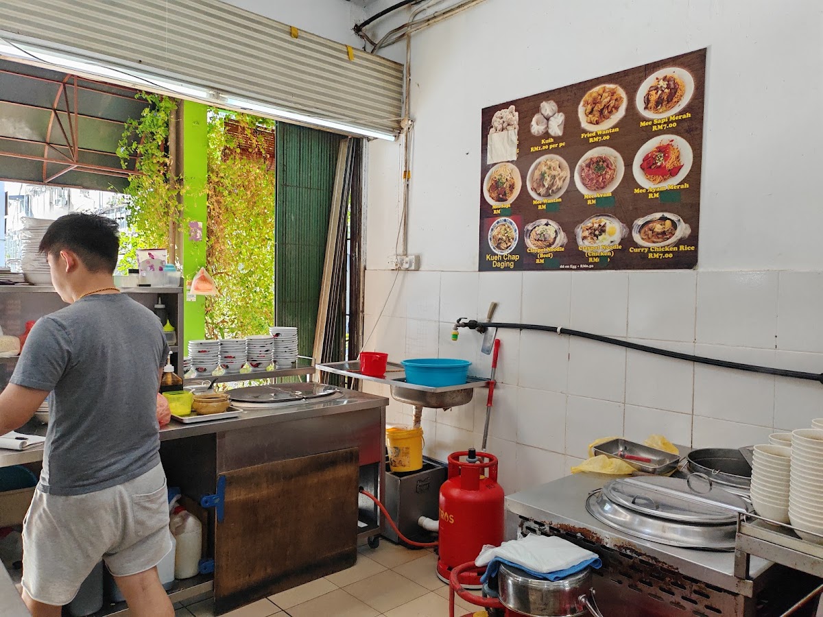 L.J Noodles Cafe - 3