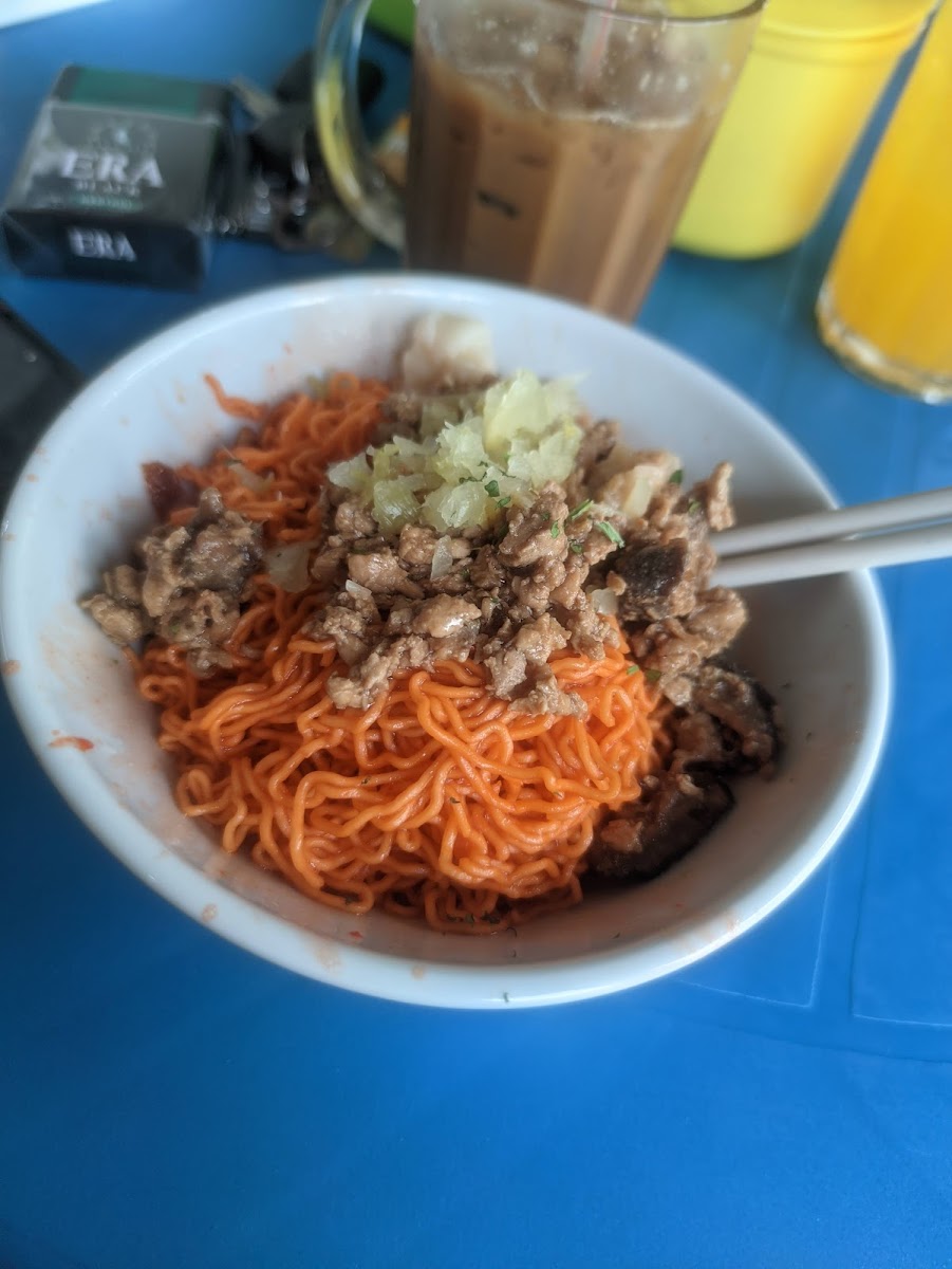 L.J Noodles Cafe - 6