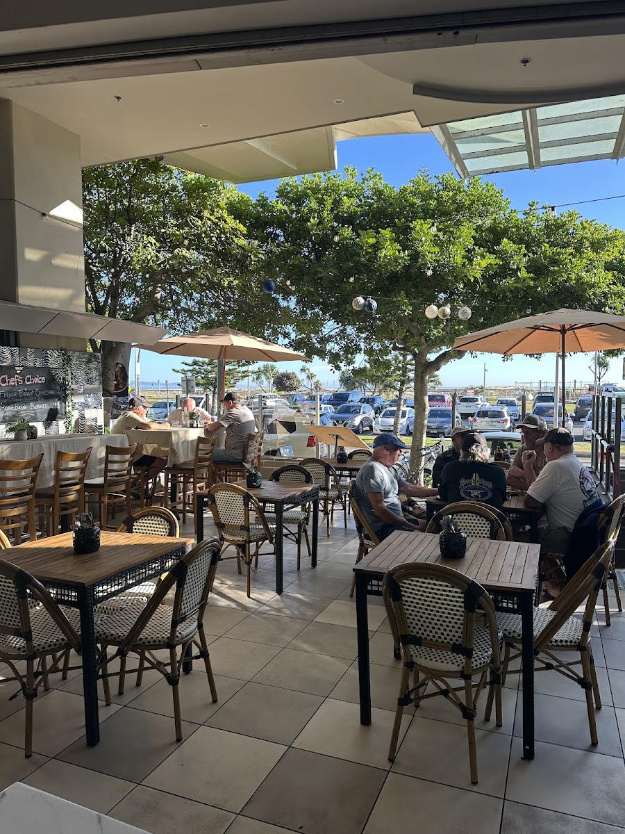 PointBreak Cafe & Co - 10