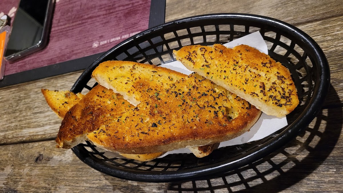 Middle Rock Cafe & Bar - 5