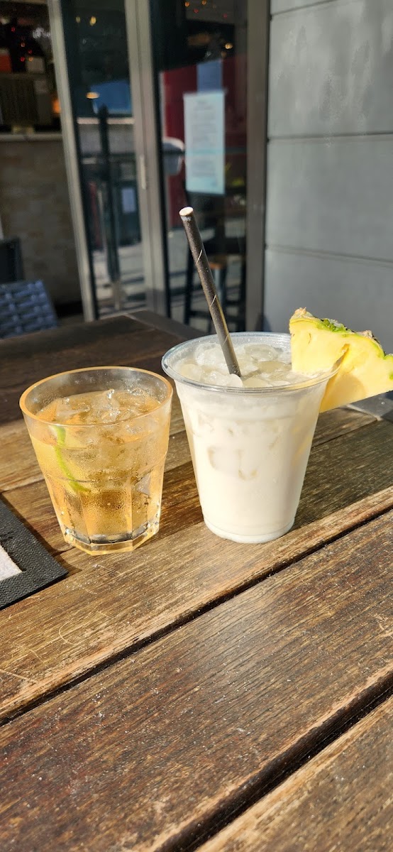 Middle Rock Cafe & Bar - 8