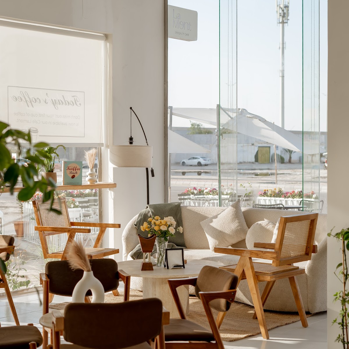 Lamont Cafe لامونت