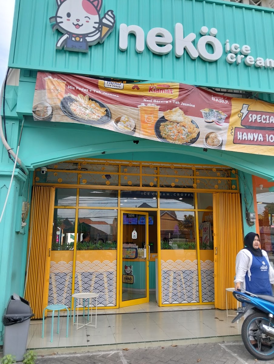Neko Ice Cream Cafe