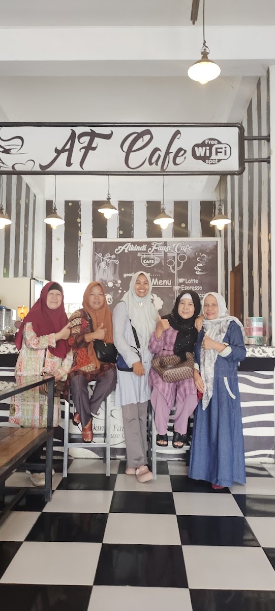 Alkindi Fauzi Cafe