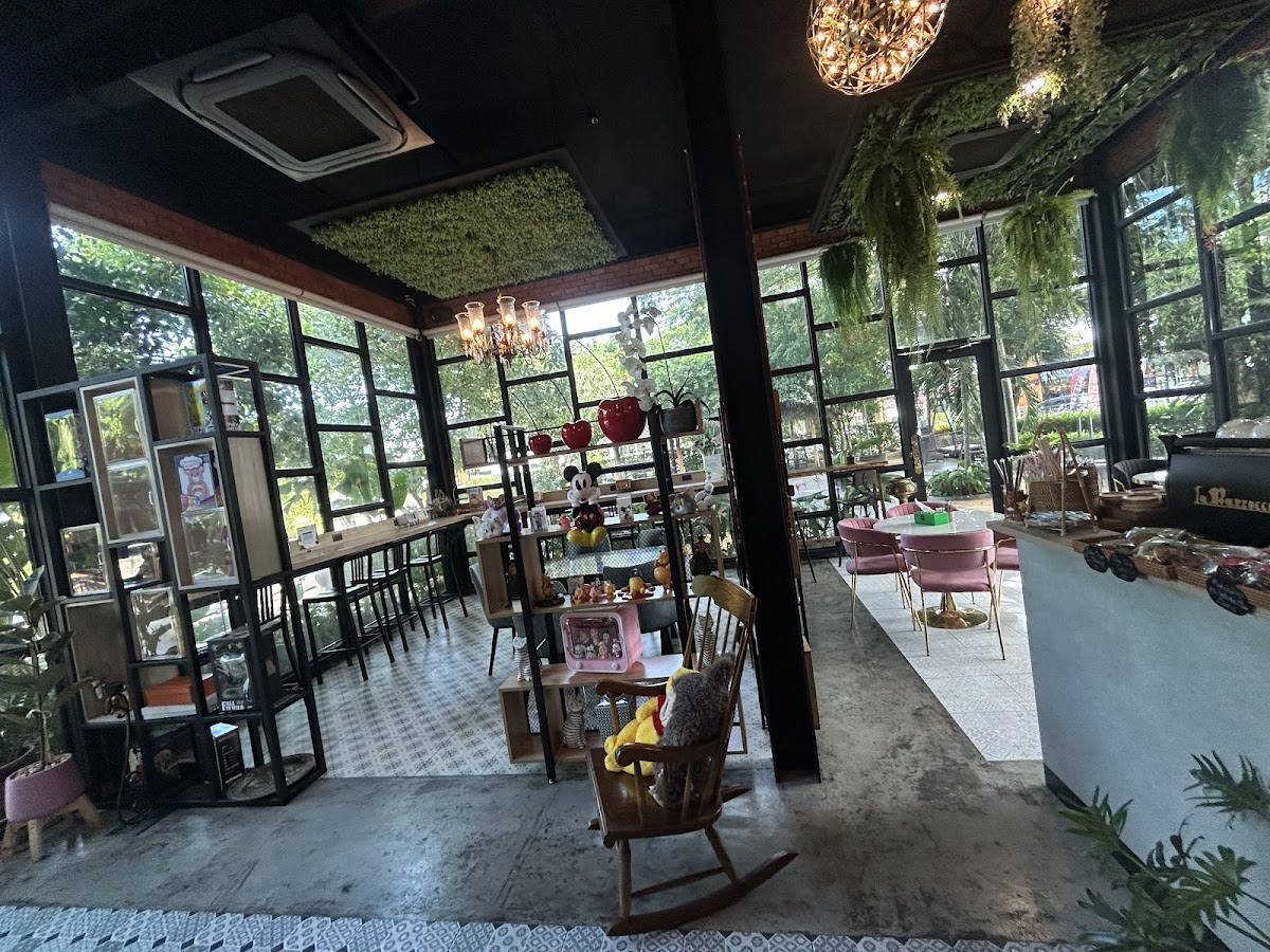 Hiw Peek Cafe & Restaurant - 4