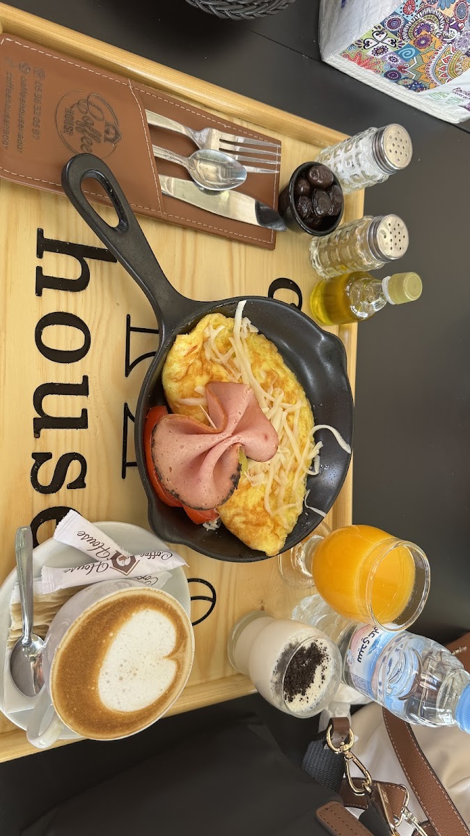 Cap & Co Coffee : Café & Restaurant - 4