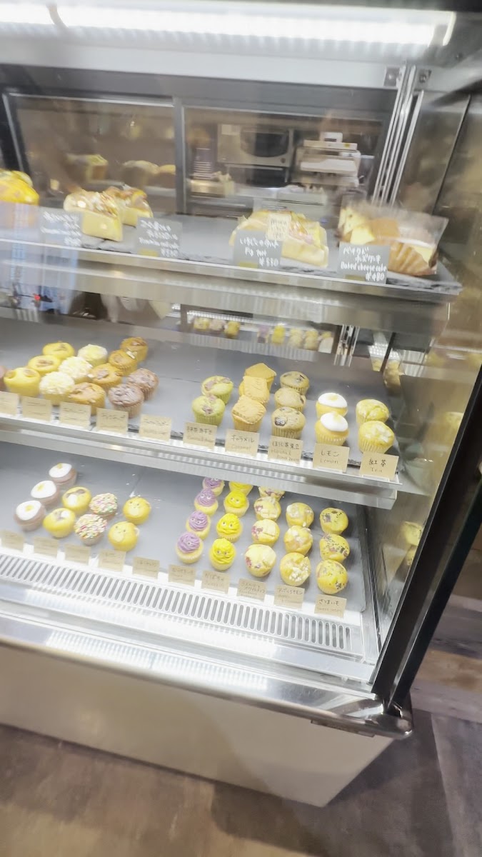 Makana Coffee Roasters Tosabori Store - 2