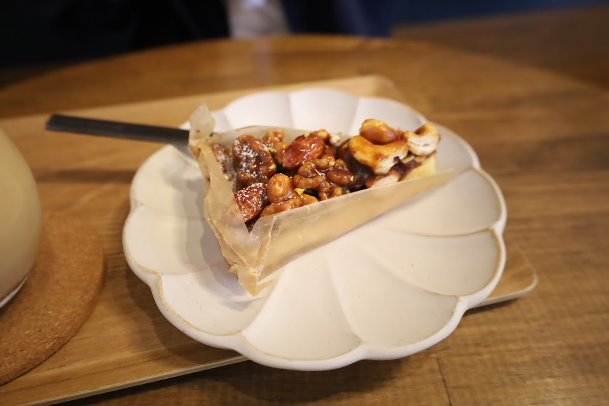 Makana Coffee Roasters Tosabori Store - 8