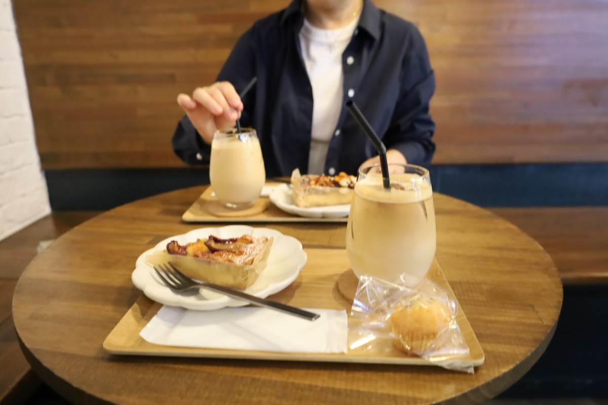 Makana Coffee Roasters Tosabori Store - 9