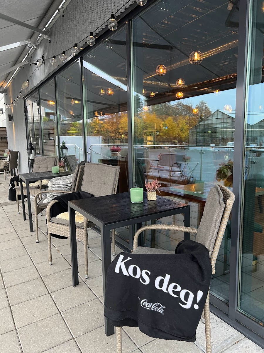 Godt og hjemmelagets kafe og Landhandel