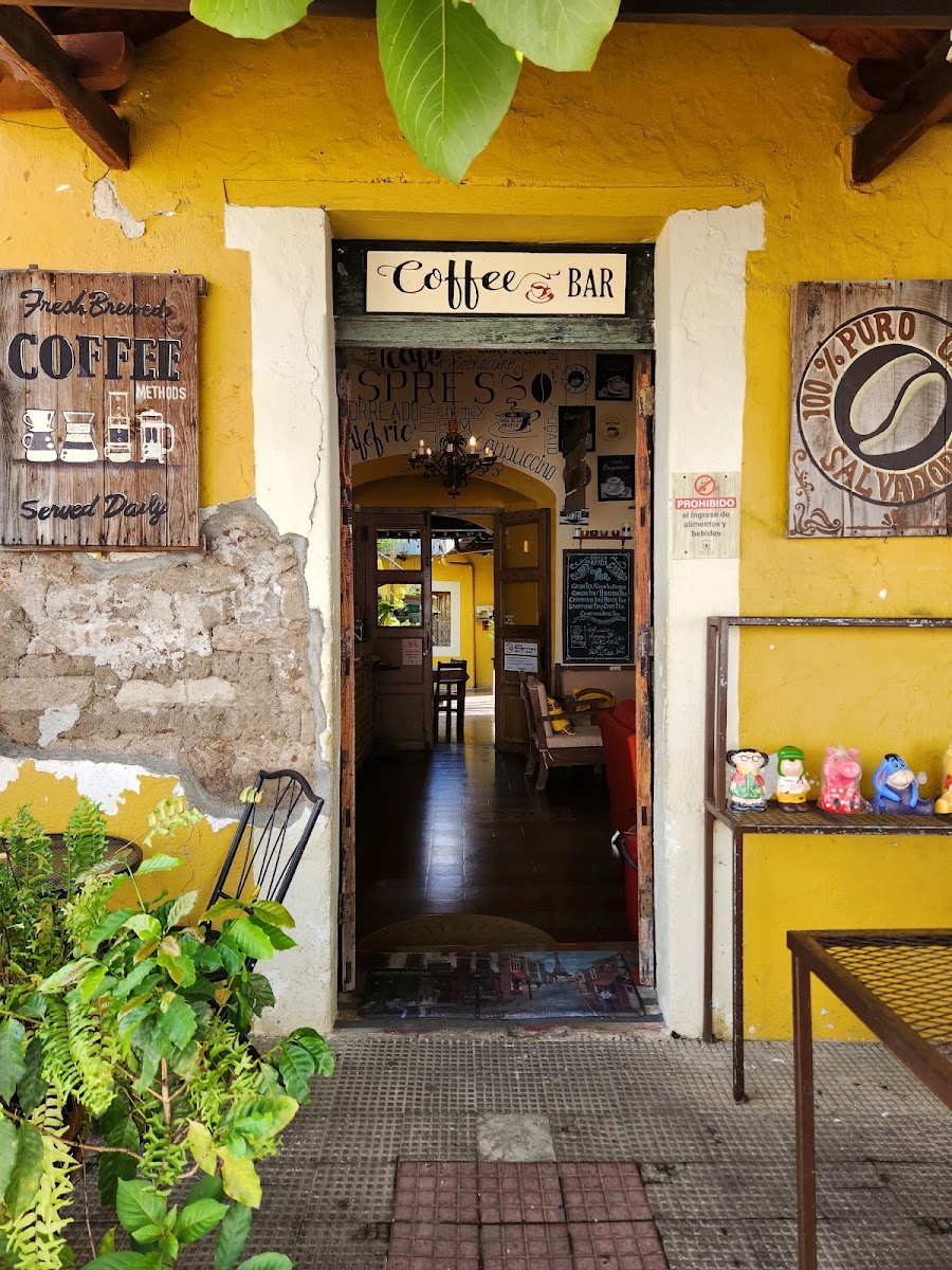 COFFEE SHOP Suchitoto CASA DE LA ABUELA