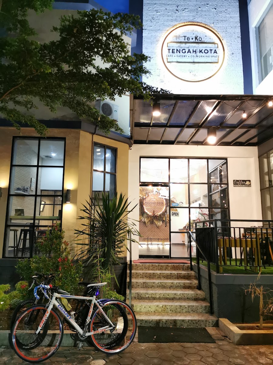 TENGAH KOTA CAFE, EATERY AND CO-WORKING SPACE