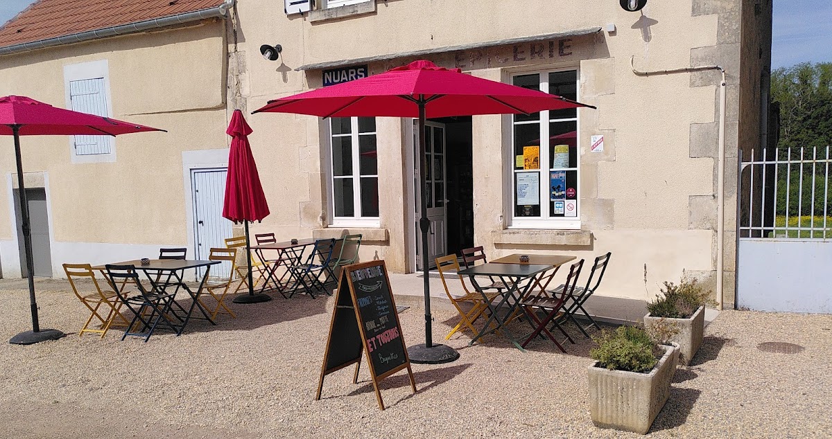 Aux Trois Points Rouges