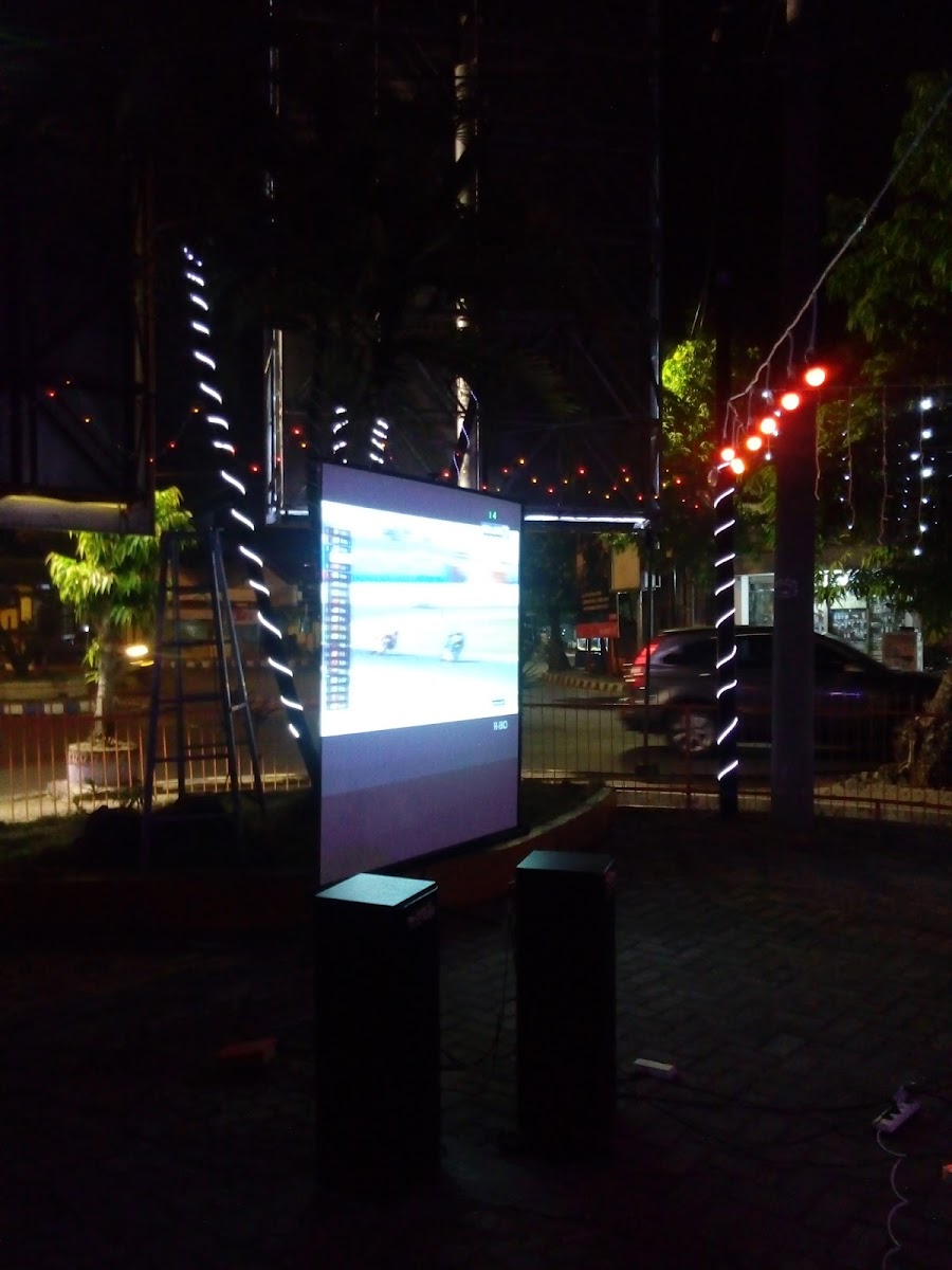 Orenz Cafe Bangkalan Madura - 4