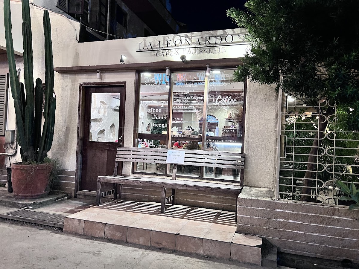 La Leonardo's Cafe and Patisseries