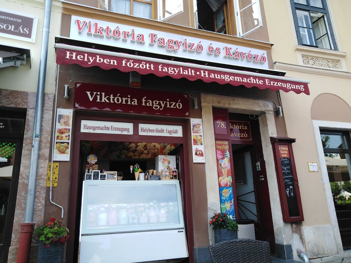 Viktória Fagyizó És Kávézó