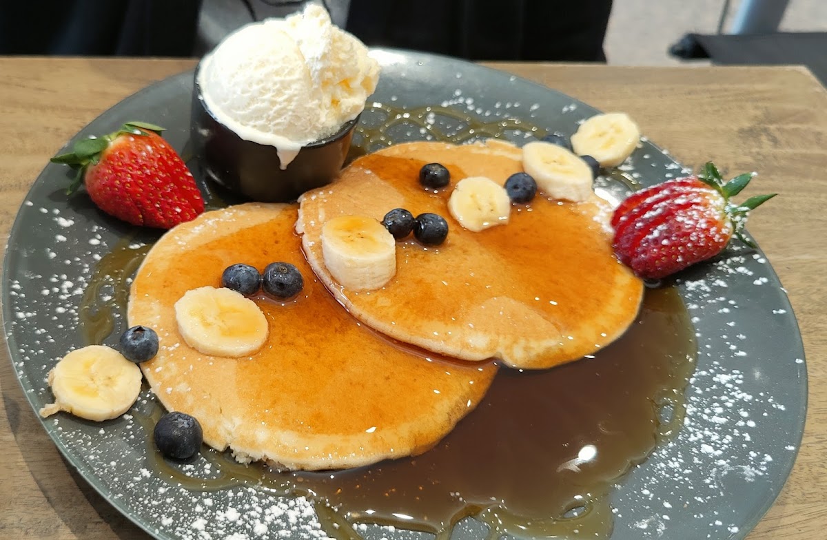 Mavericks Eatery - 5