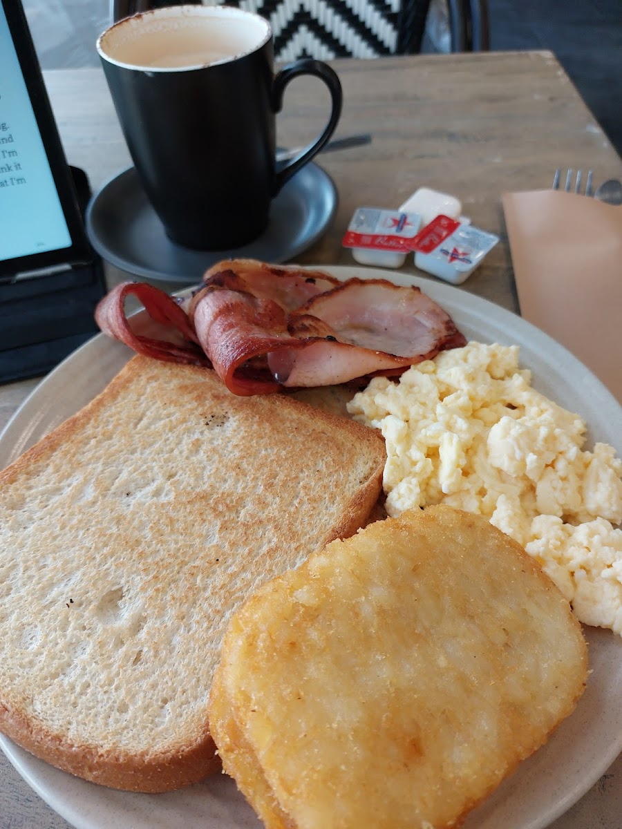 Mavericks Eatery - 6