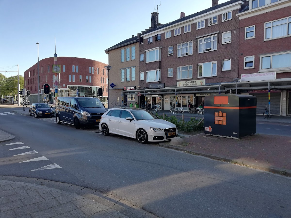 Cafe Cosy Corner - 4