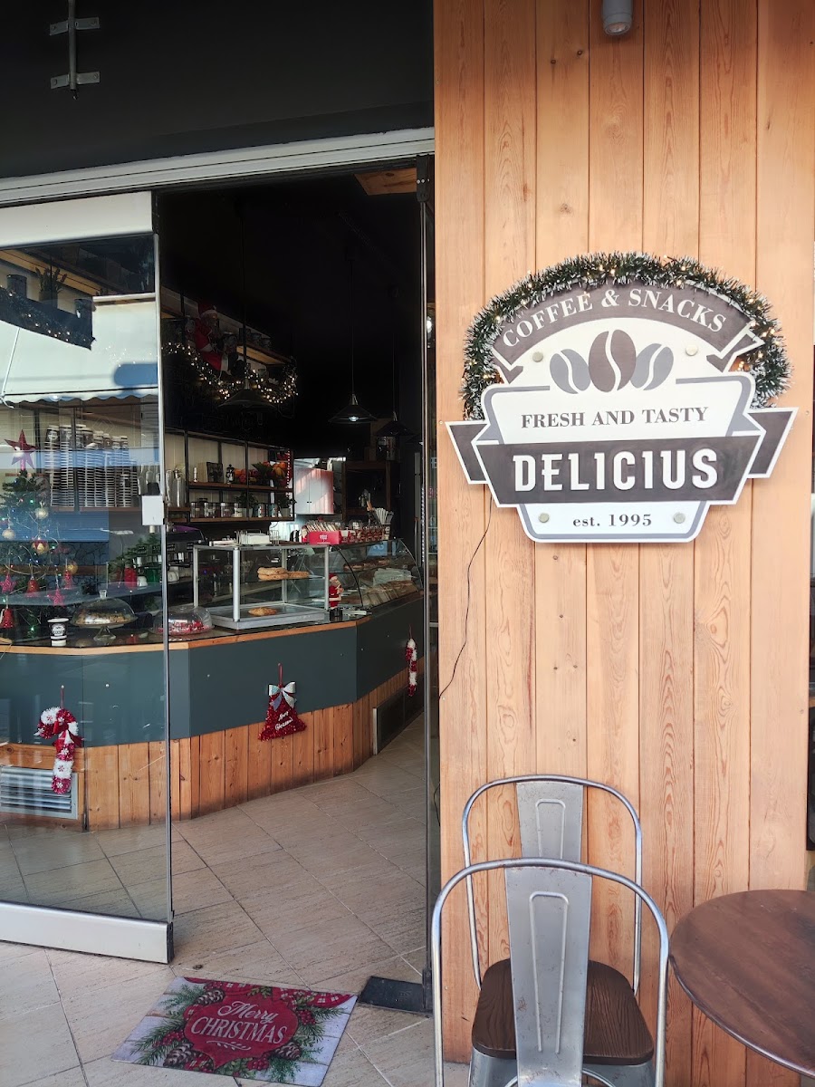 Delicius Coffee & Snacks