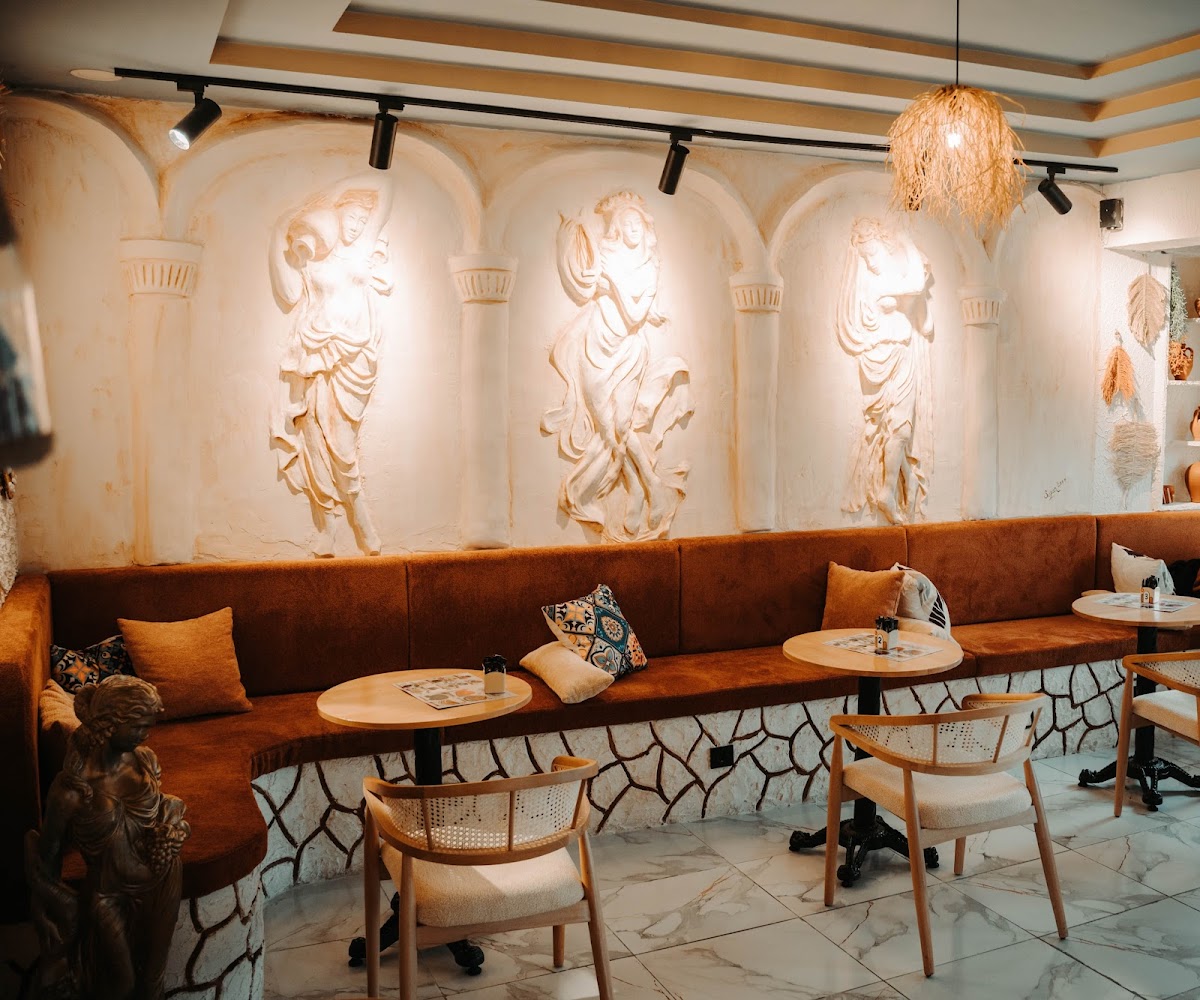 Brutus Cafe & Bistro