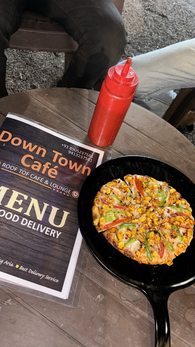 Down town cafe & lounge