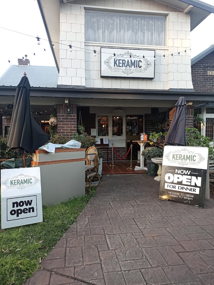 Keramic Cafe & Restaurant