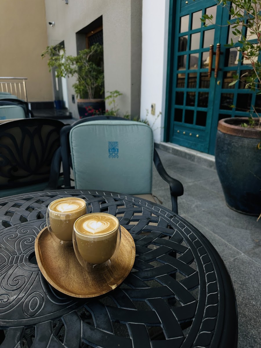 Mais Cafe & Restaurant - 10