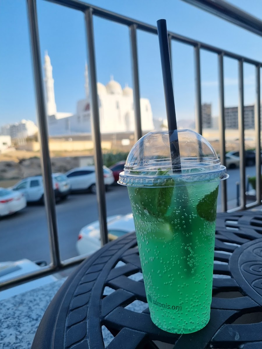 Mais Cafe & Restaurant - 5