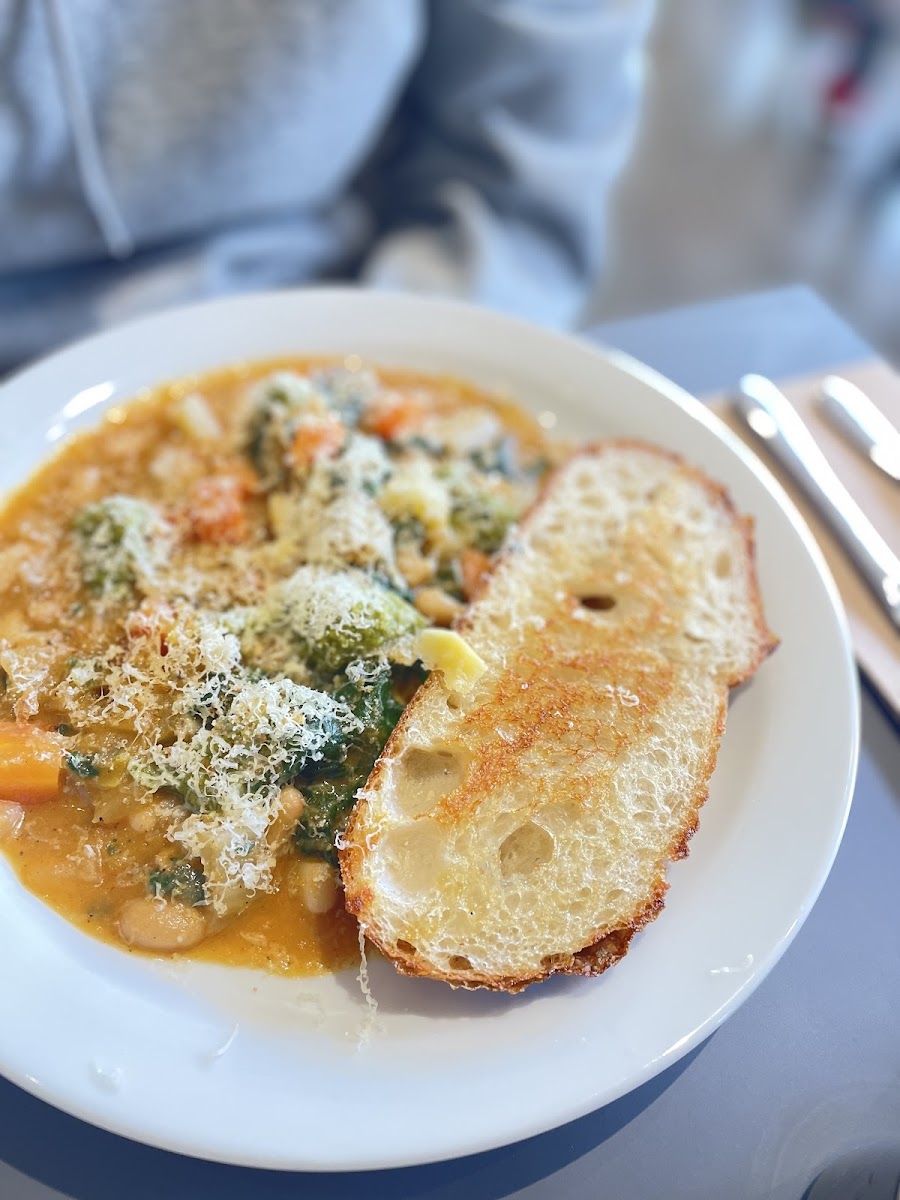 Young Dandy Cafe - 10