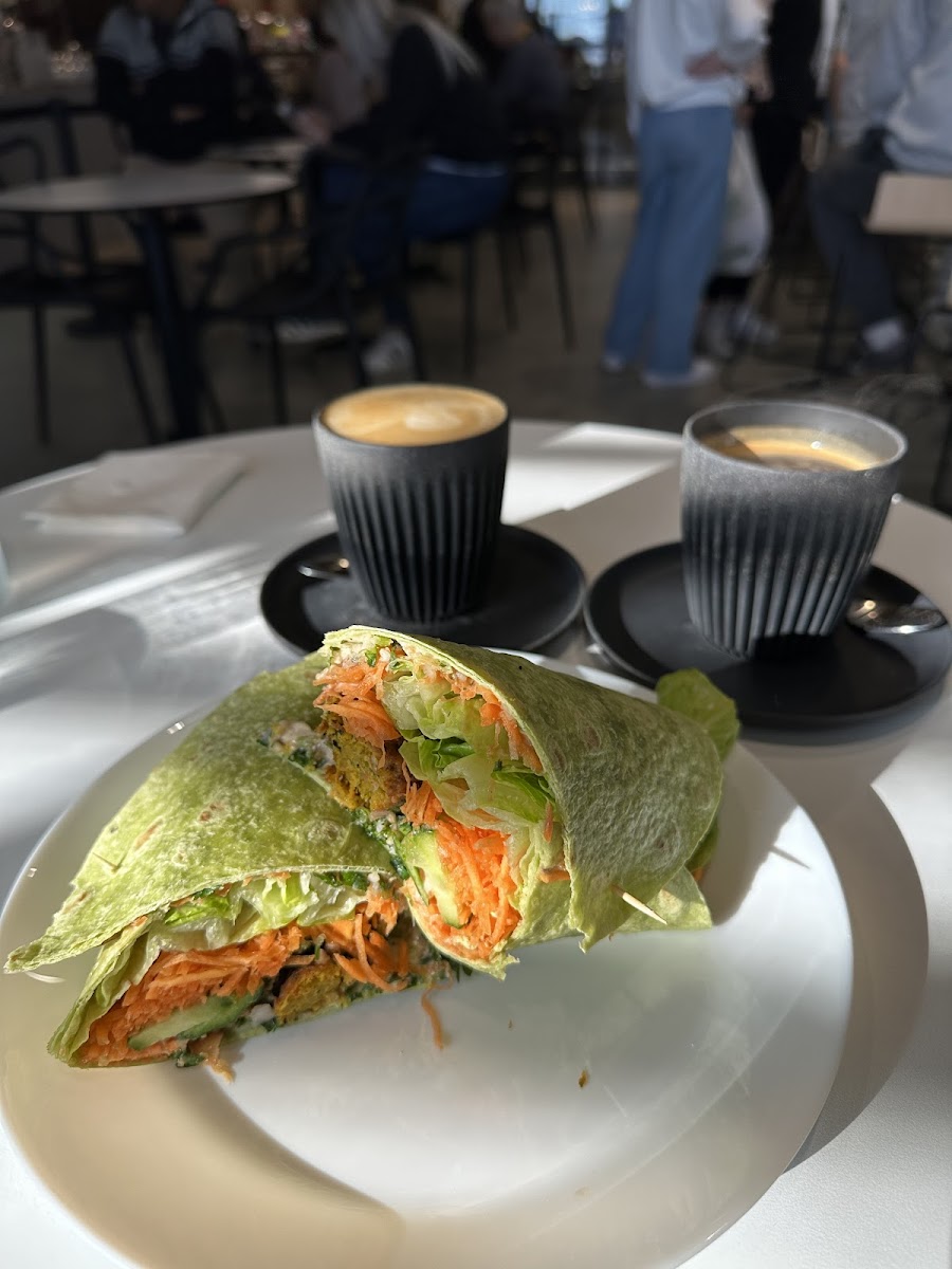 Ruggy's Food & Wine - 9