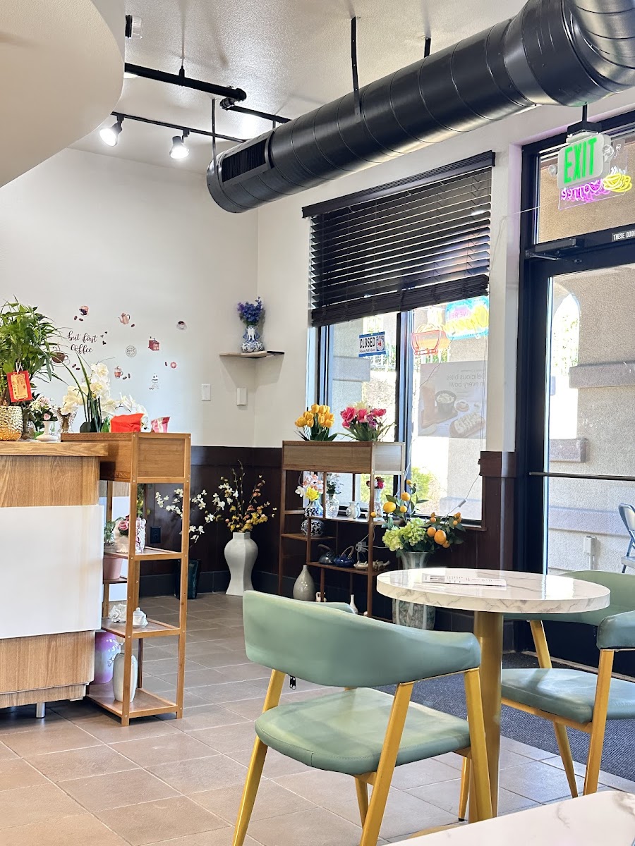 Ai Bao Noodles and Tea - 6